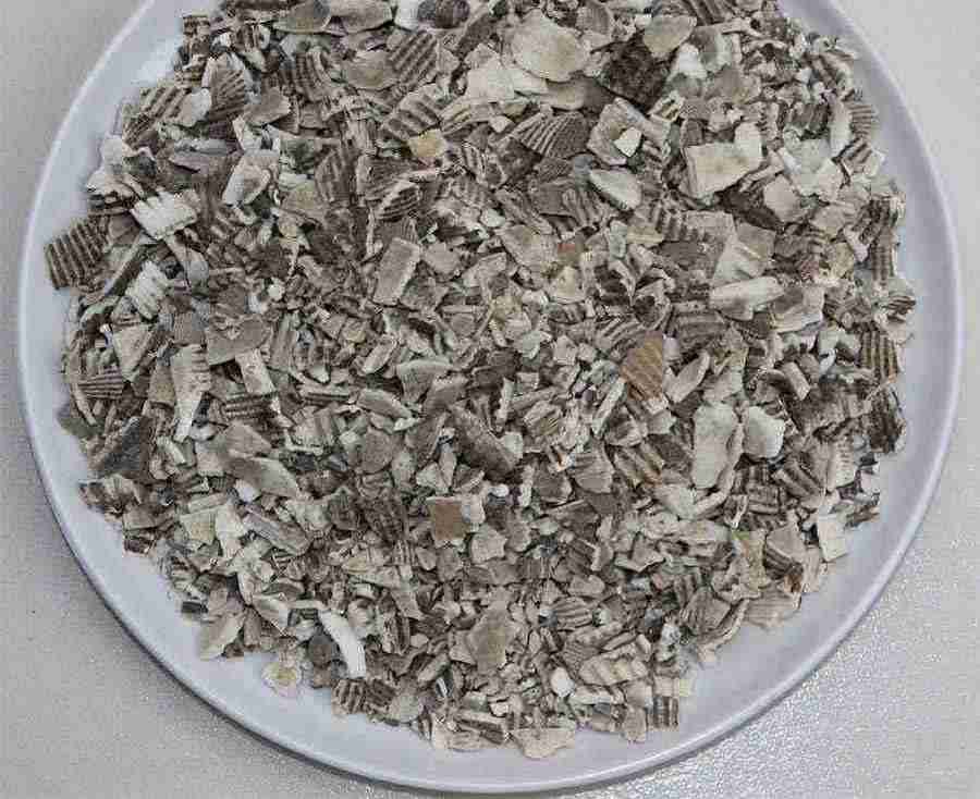 钠钙玻璃杯有什么危害，彩色玻璃杯喝水安全么