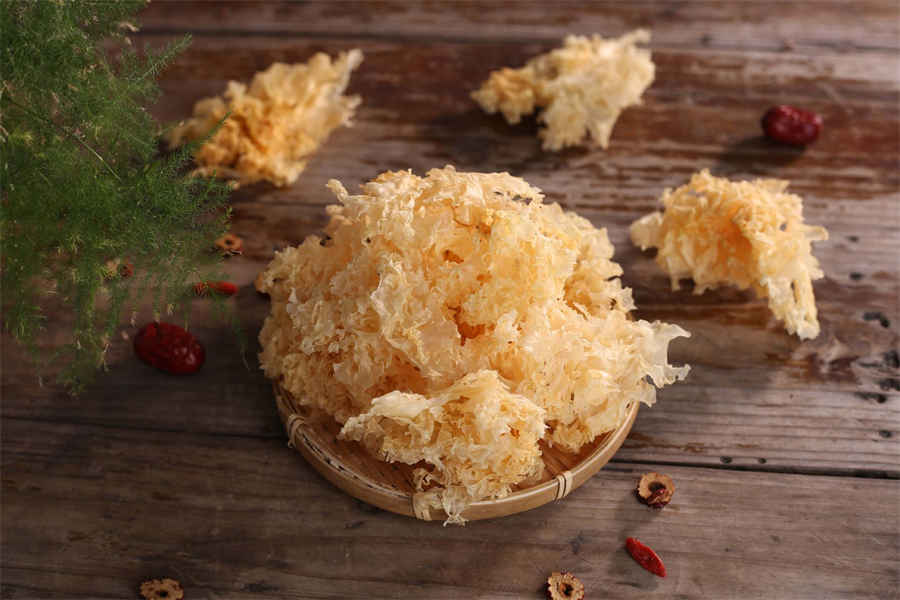 刘令姿身高多少(刘令姿穿基础款T恤配短裤出门,大长腿根本不用P,这种穿搭惊艳到你了吗) 刘令姿身高多少(刘令姿穿基础款T恤配短裤出门,大长腿根本不用P,这种穿搭惊艳到你了吗)